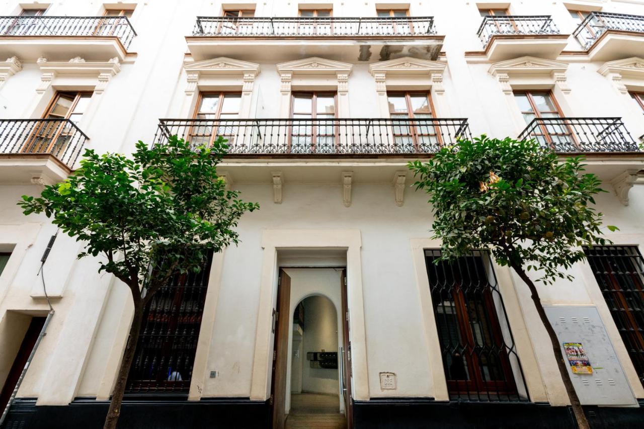 Cathedral Apartment, Upper Floor Apartment Sevilla Kültér fotó